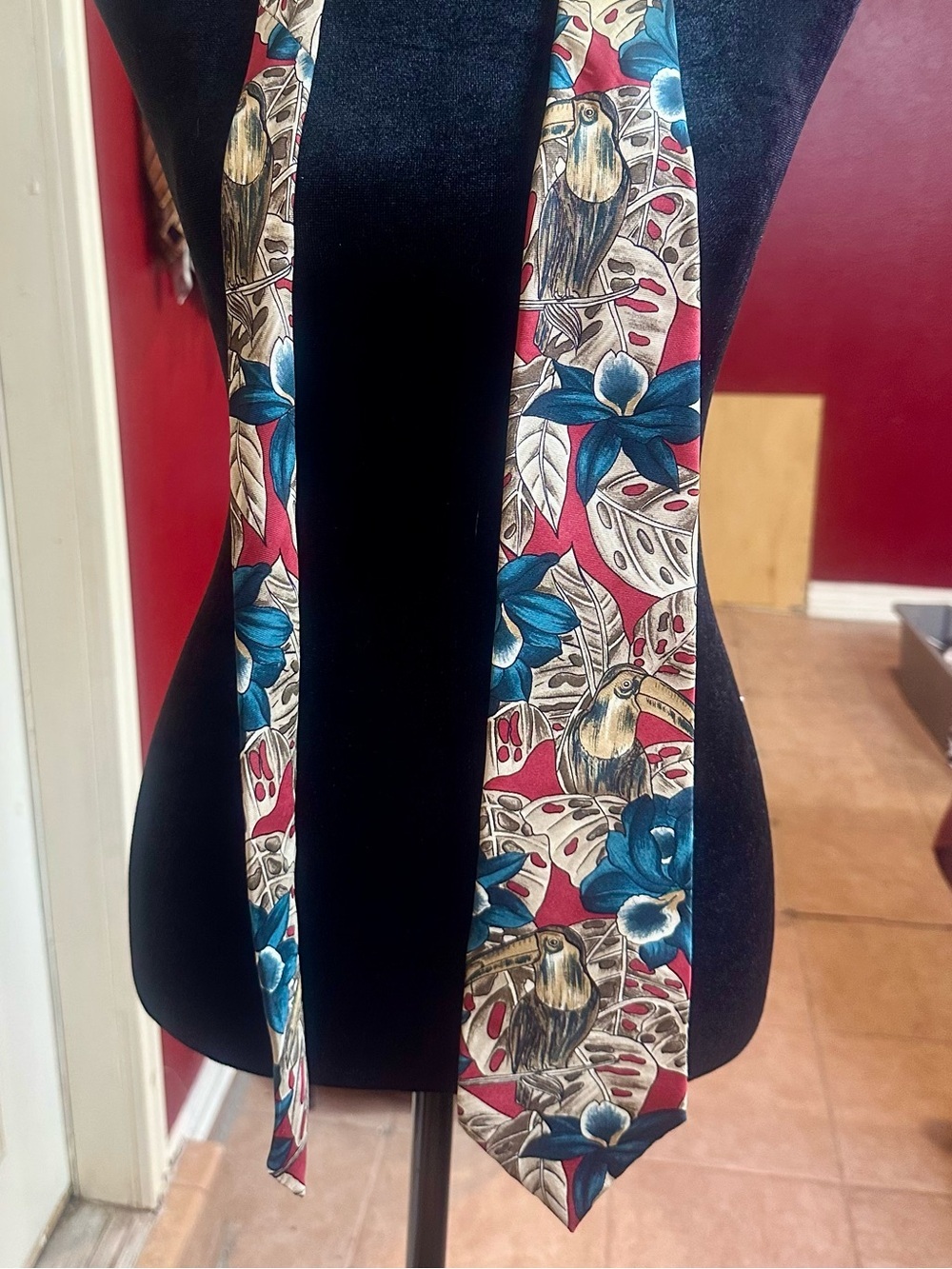 Vintage Oscar de la Renta Toucan Tropical Floral Silk Tie 90s Novelty - Picture 2 of 9
